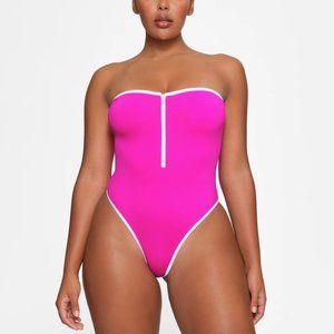 SKIMS Zip-Up Swim Strapless One Piece in Hibiscus Size Large